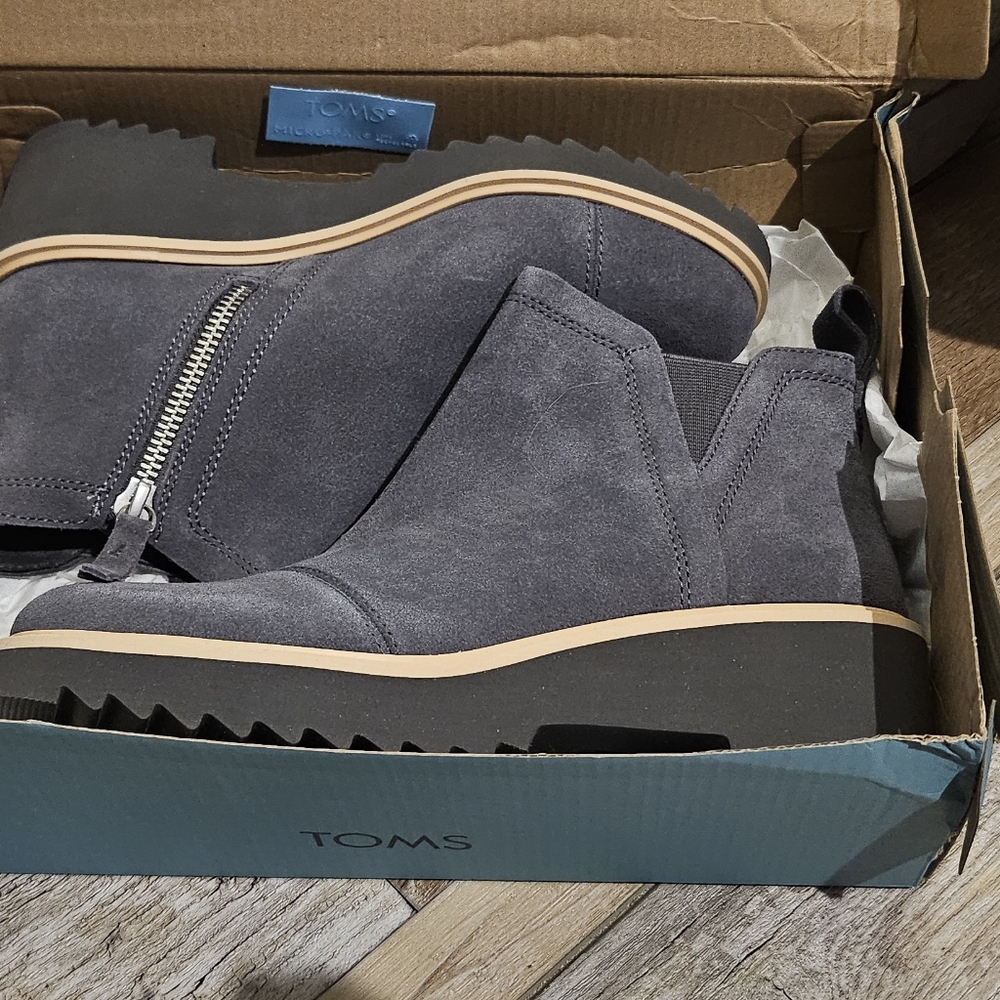 Toms Suede Gray Booties